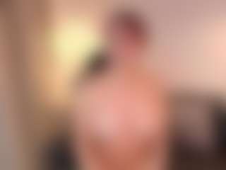 Live cam show with Venusssxx1 - Deepthroat on Camsoda