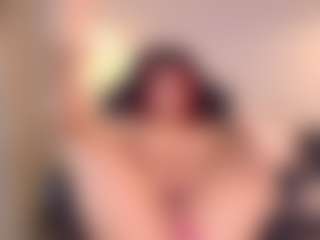 Live cam show with Venusssxx1 - Smoking on Camsoda