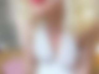 Live cam show with VictoriaNotti - Public Mature on Dolls Live