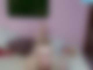 Live cam show with VictoriaNotti - Moaning on Camsoda