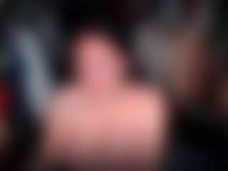 Alanniroses MILF webcam performer live streaming