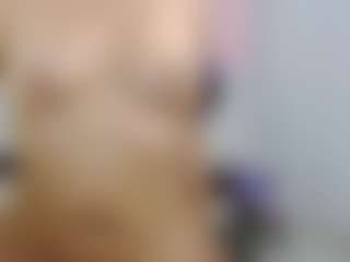 Live cam show with Emmi-cam - Dildo on Gym Cam Girls