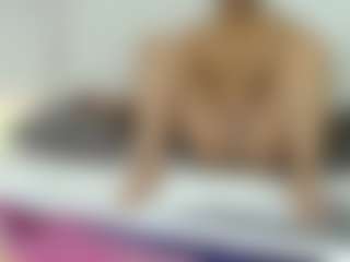 Live cam show with Emmi-cam - Camel Toe on Camsoda