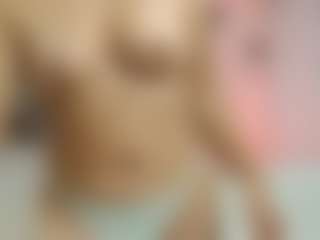 Emmi-cam's Live Sex Cam Show