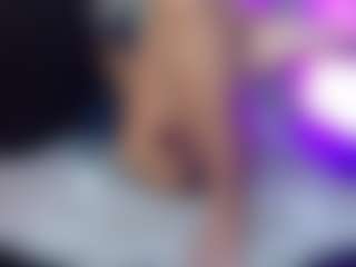 Live cam show with Jen and Dko - Average on milfzrlive.com