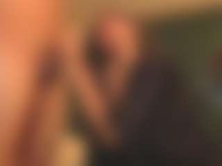 Live cam show with JuliettaAndRomeo - Striptease on slutload