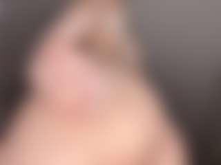 Live cam show with Ariel - Nipple Piercings on sexylive.show
