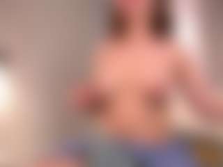 Live cam show with MaureenWann - Dildo Or Vibrator on CSO-WL