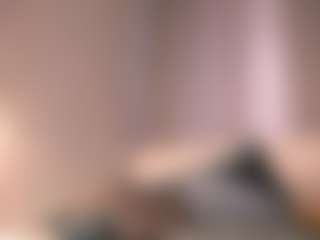 Live cam show with MaureenWann - Shaved Pussy on CamClone