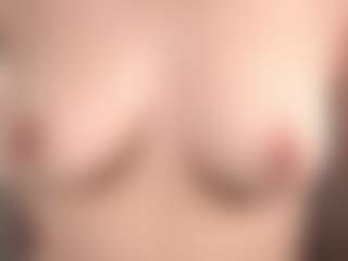Live cam show with MaureenWann - Handjob on camwithhim.com