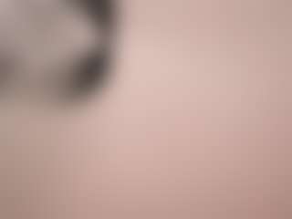 Live cam show with MaureenWann - Blonde Hair Petite on AdultVida.com