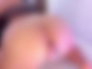Live cam show with Naireth - Facial on Dolls Live