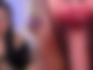 Live cam show with Naireth - Fingering on Camsoda