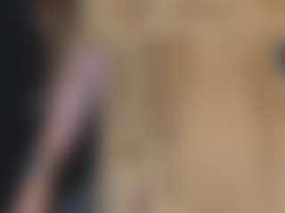 Live cam show with Datsi-Benson - Green Eyes on CamwithHer