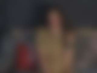 Live cam show with Datsi-Benson - MILF on Dolls Live