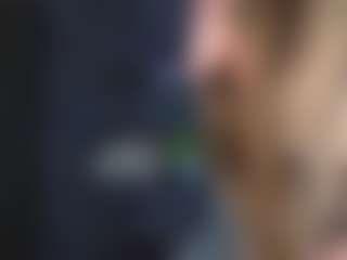 Live cam show with Datsi-Benson - Brown Hair on StripNow