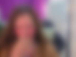 Live cam show with Datsi-Benson - Bedroom on Camsoda Late Night