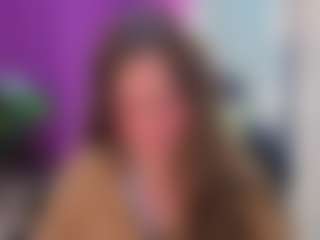 Live cam show with Datsi-Benson - Mature on livesuperchat.net