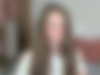 Live cam show with Datsi-Benson - Green Eyes on Chatstar