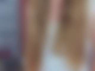 Live cam show with Datsi-Benson - Strip Mature on AdultVida.com