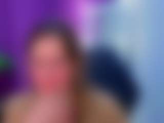 Live cam show with Datsi-Benson - Green Eyes on Uber Horny