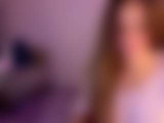 Live cam show with Datsi-Benson - Nipple Play on intimatelivegirls.com