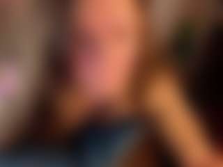 Live cam show with Datsi-Benson - Teasing on Camsoda