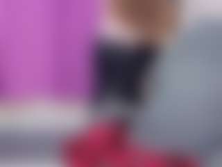 Live cam show with Datsi-Benson - Green Eyes on Strip Flash - Live Sex Shows