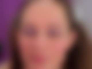 Live cam show with Datsi-Benson - Blue Eyes on CamwithHer