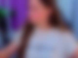 Live cam show with Datsi-Benson - Role Play on Livezox