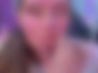 Live cam show with Datsi-Benson - Green Eyes on CSO-WL