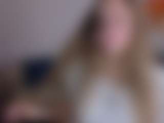 Live cam show with Datsi-Benson - Camel Toe on crypto-cams