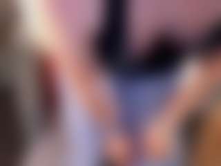 Live cam show with Datsi-Benson - Teasing on Fit Hotties