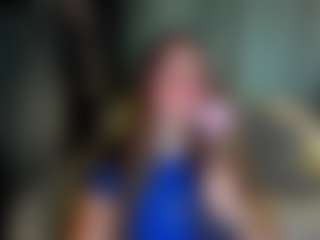 Live cam show with Datsi-Benson - Green Eyes on Lustler