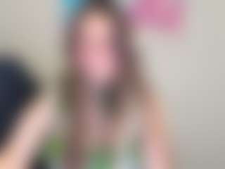 Live cam show with Datsi-Benson - Moaning on SpunkLive