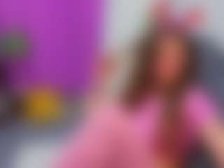 Live cam show with Datsi-Benson - Body Massage on SinfulBabes