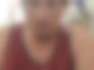 Live cam show with Iccybushhogger83 - Chubby on CamClone