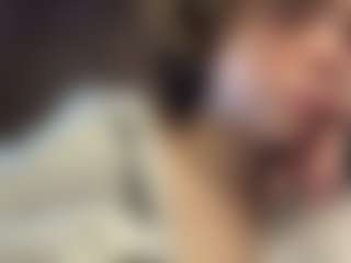 Live cam show with MerylAlsheimer - Spank on Chatstar