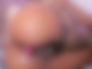 Live cam show with RacheellGrayX - Upskirt on Gym Cam Girls