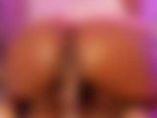 Live cam show with RacheellGrayX - Ebony Shaved Pussy on Camsoda