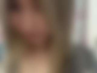Live cam show with UlrikeLagrange - Trimmed Asian on xDating