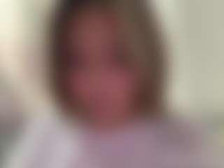 Live cam show with UlrikeLagrange - Control on livesuperchat.net