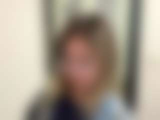 Live-Cam-Show mit UlrikeLagrange - Brown Eyes Asian auf Camsoda