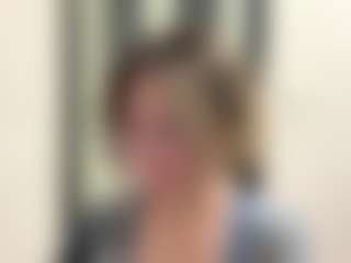 Live cam show with UlrikeLagrange - Trimmed Asian on Milfs Live