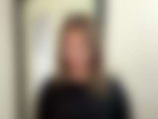 Spettacolo in cam dal vivo con UlrikeLagrange - Bedroom Blonde Hair su Camsoda