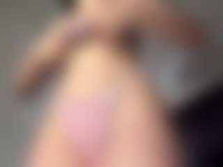Live cam show with Mikki - Small Ass on Camsoda