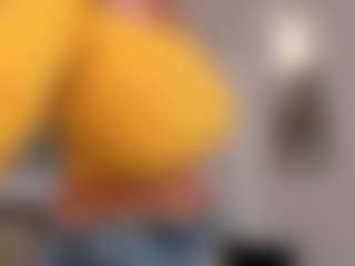 Live cam show with Nova Sinclair - Upskirt on CamClone