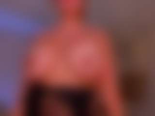 Live cam show with Nova Sinclair - Blonde Hair Curvy on TeamSkeetLive
