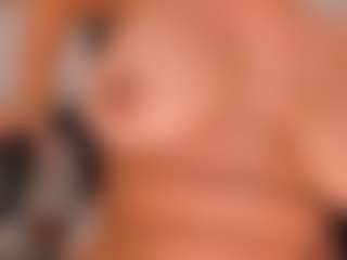 Live cam show with Nova Sinclair - Brown Eyes Blonde Hair on Hubzter Live