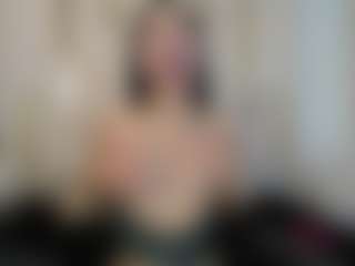 Live cam show with Rosse - Facial Piercings on MyBangCams